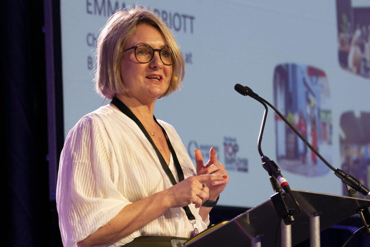 mfg_54364614666_o-1200x800